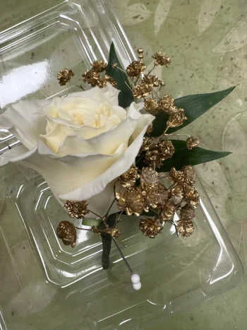 Boutonniere 1