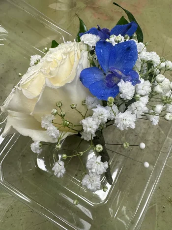 Boutonniere 3